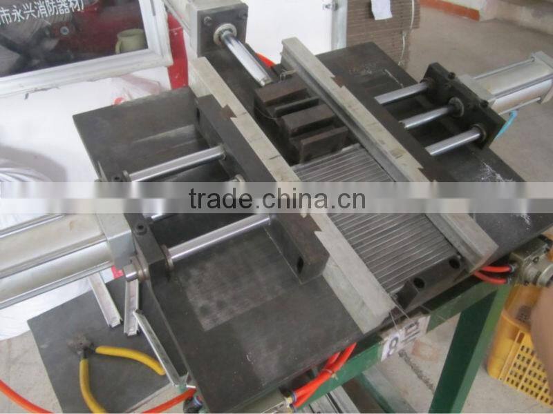 Plastic radiator tank use for Ford MONDE01.6/2.0(OEM 1142808/1S7H8005AD/11)