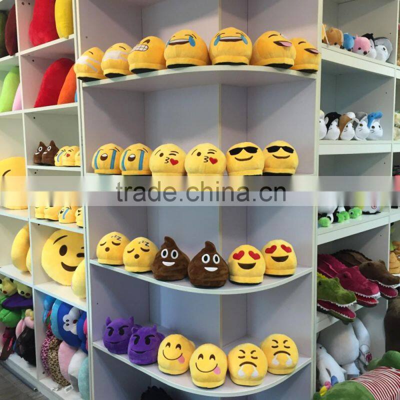 2015 hot selling wholesale plush emoji shoes