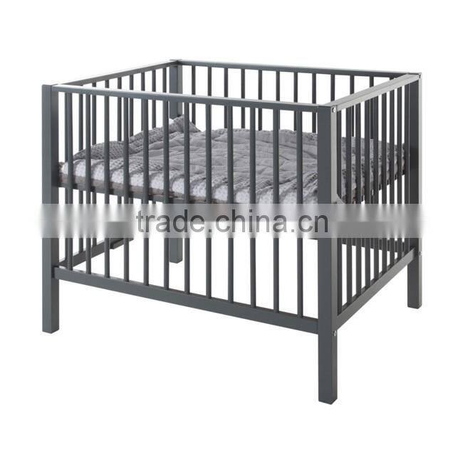 Europe Style Customized Pine Wood Baby Cot
