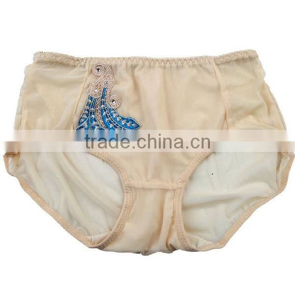 2015 fashion cotton middle waist girls panties