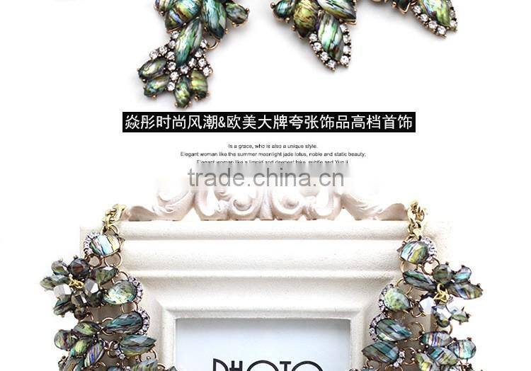 2016 Latest design flower shape elegant Natural bead stone necklace jewelry fashion ladies necklace