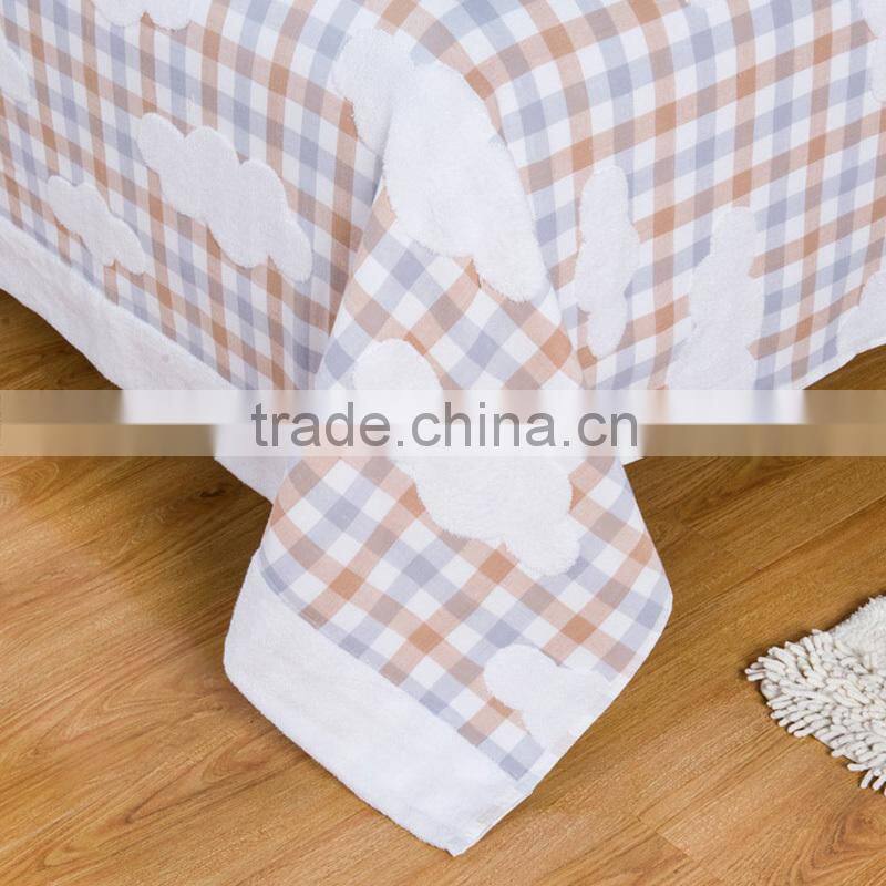 Alibaba china 100% cotton white cloud printed moving soft summer home use plaid made in China towel blanket