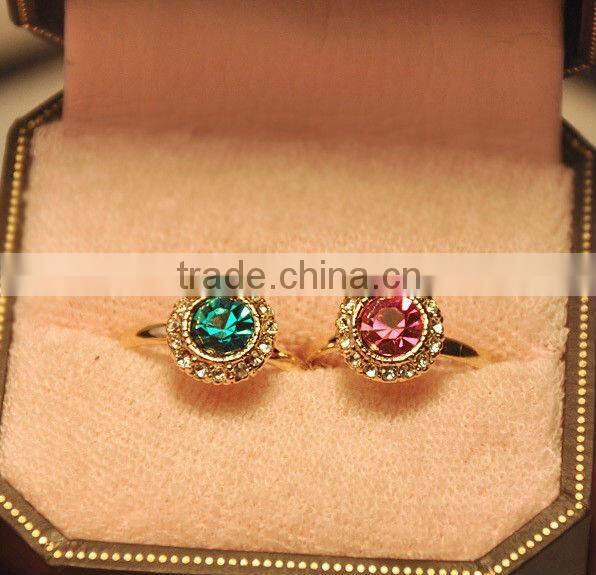 Golden Diamond Circular Chromatic Gem Ring