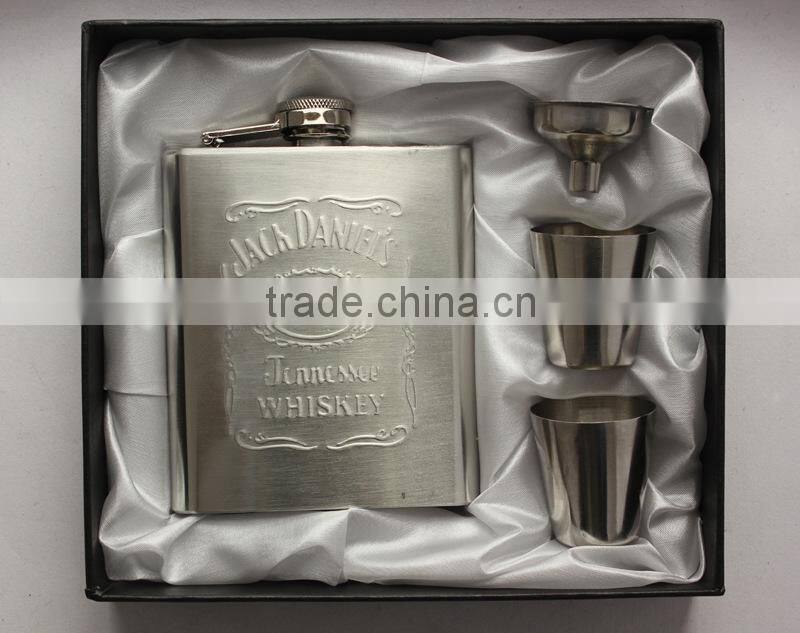 6oz embossed mini flask set with funnel and cups gift box packing hip flask set 18-8 stainless steel hip flask set Pb free