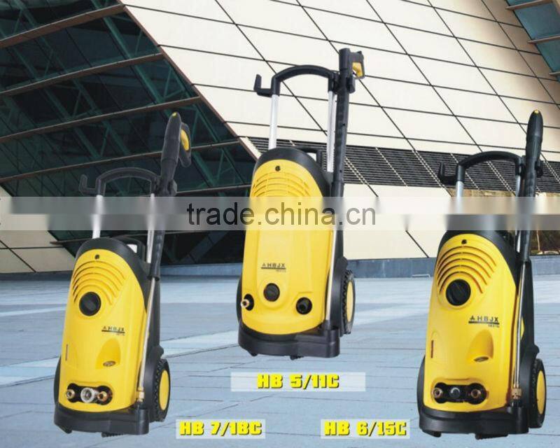 Boat cleaning machine