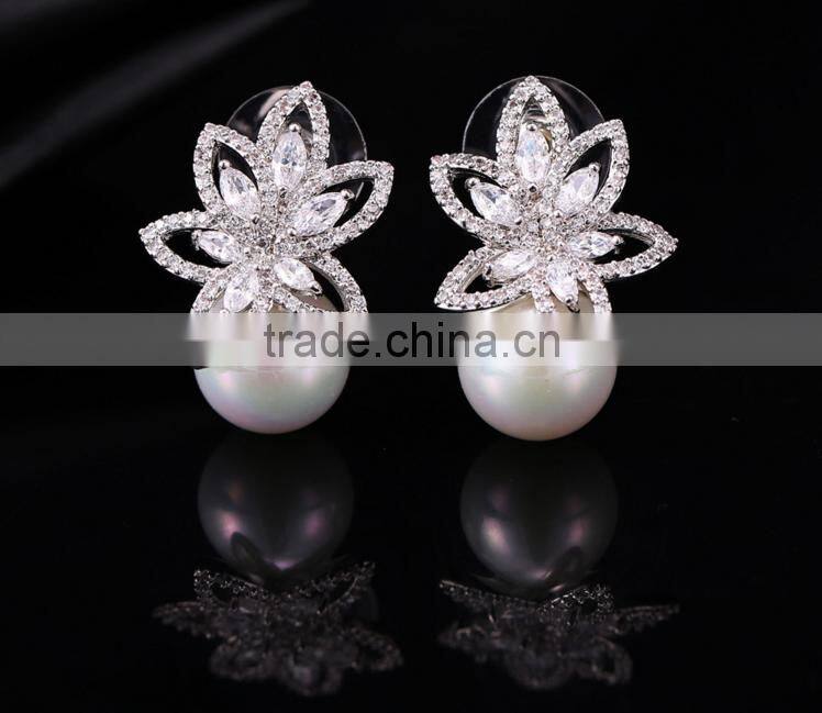 Wholesale Stock Small Order Fashion Women Flower in Water Pearl Zircon Earrings