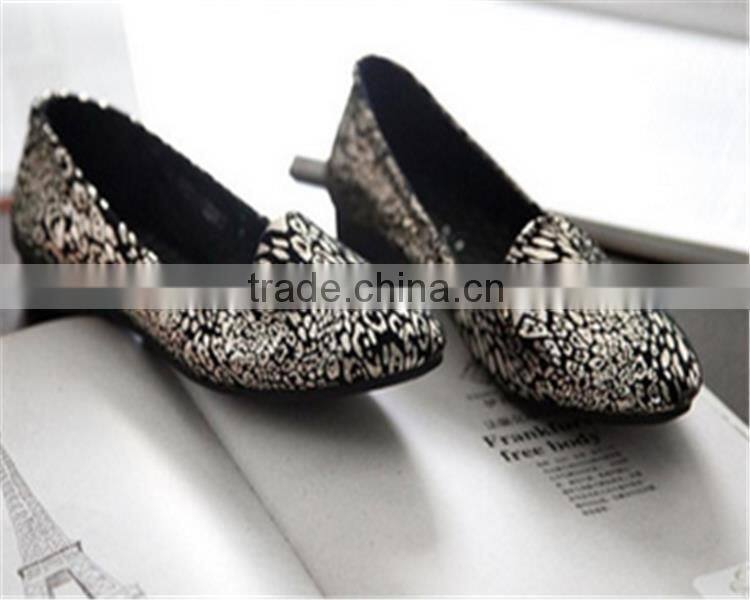 Hot selling men leather flat shoes fashion flat sport shoes men with low price XT-DA0910