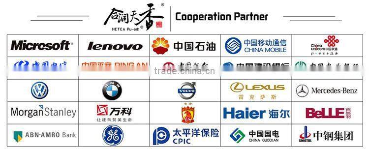 Mellow taste compressed raw puer tea cake gift set