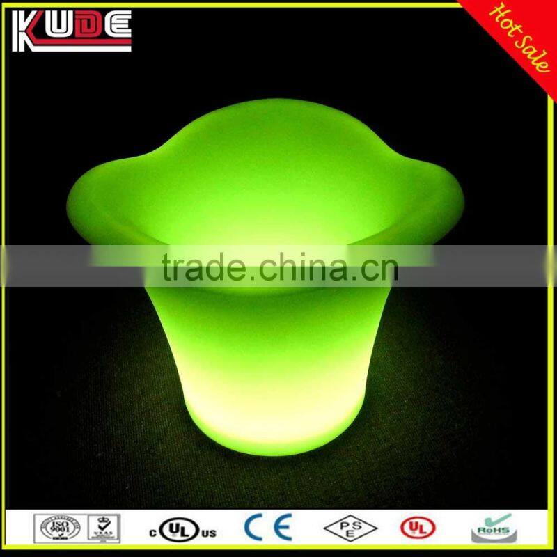 Popular PE Plastic Material LED Ice Bucket Ice Bucket With Lid