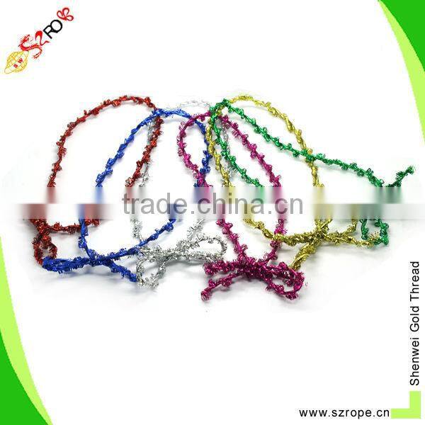 Bungee bow tie for gift box decoration