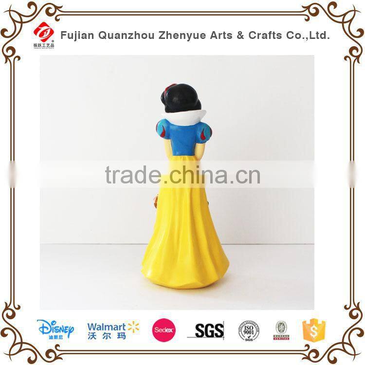 Beautiful resin snow white figure for garden decor