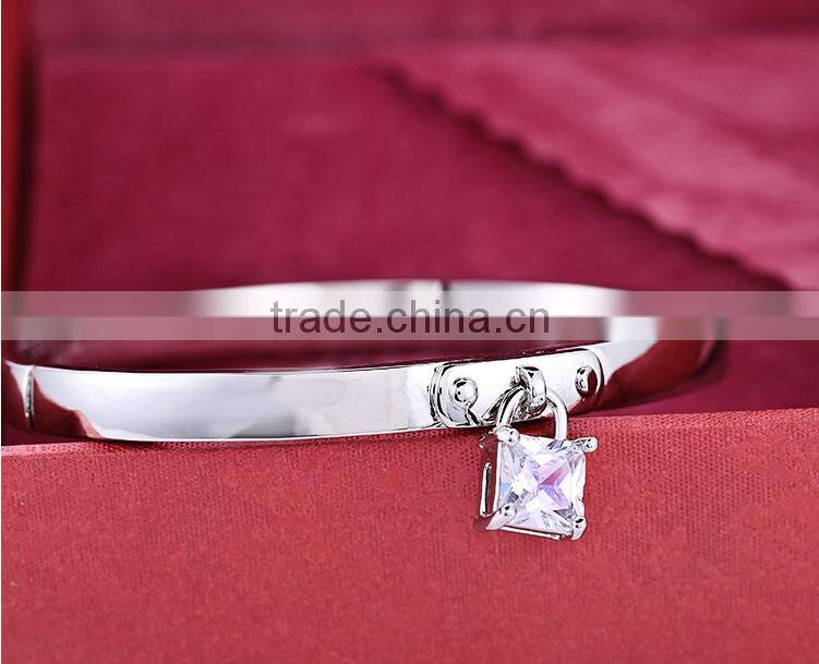 Wholesale Stock Small Order Fashion Women Brief Pendant Bracelets