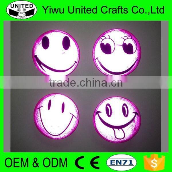 2017 China supplier promotional gift custom plastic pin button badge
