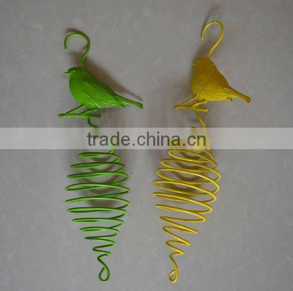 Metal hanging bird feeder