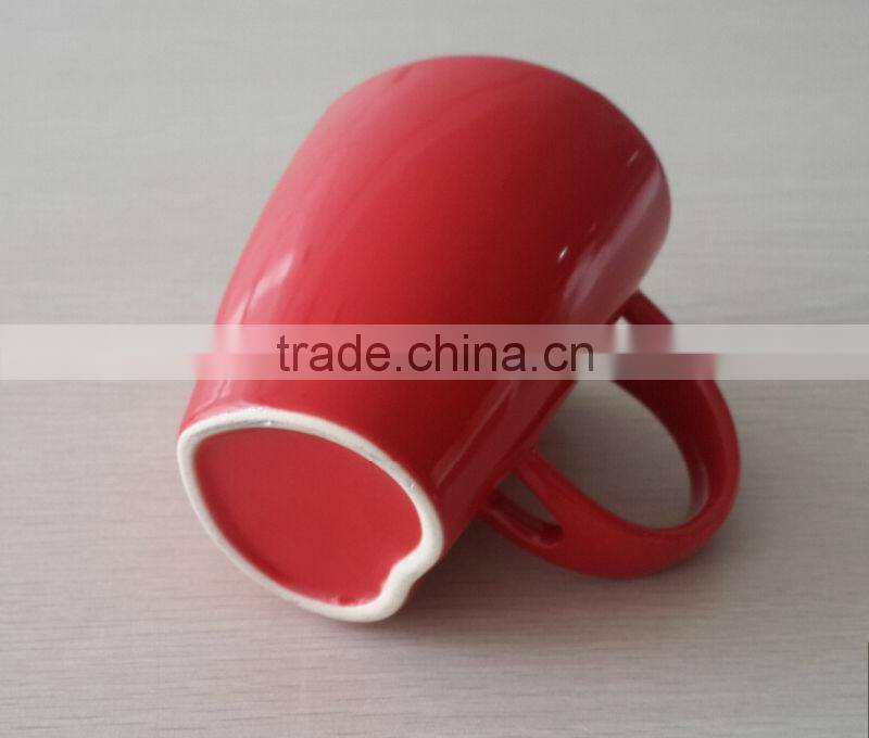 Factory bulk sale gift ceramic heart shape mug with spoon in handle