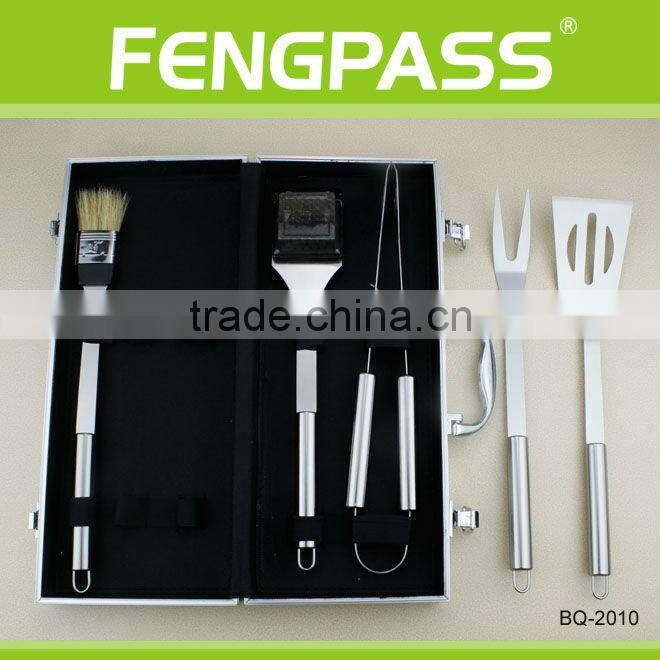 Durable and easy to use bbq set with aluminum box(7-77-92)