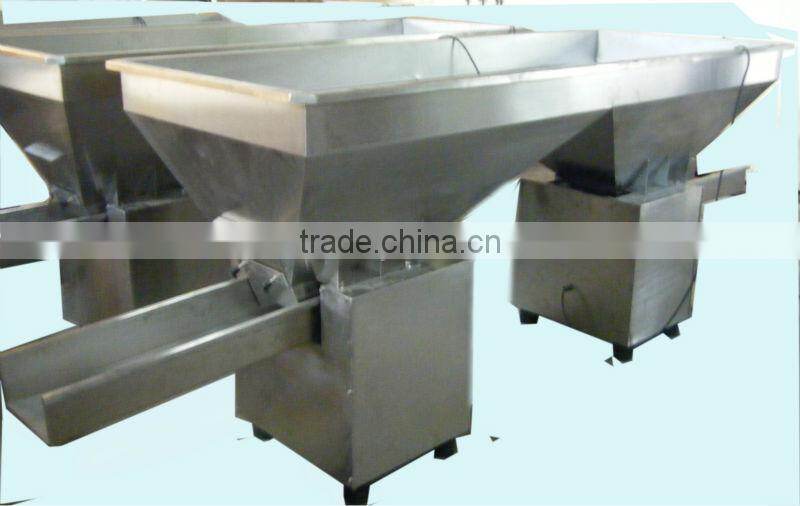 Powder hopper vibrating feeder for sticky product