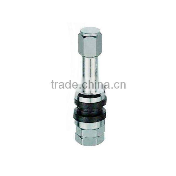 Passenger snap in tubeless tire valve TR33E