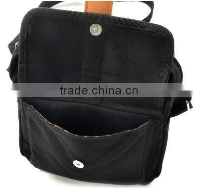 Factory OEM canvas travel sport shoulder bag with main compartment