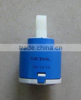 Deck Mounted Pull Out Kitchen Faucet KM4002