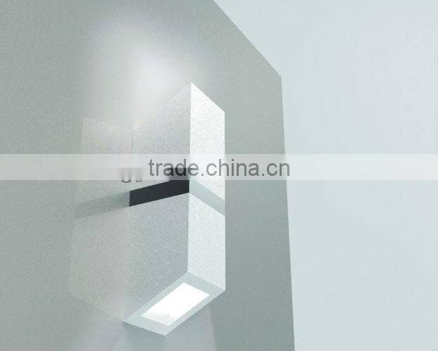 LAYER WALL MOUNTED LIGHT