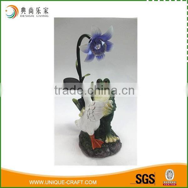 2016 wholesale cute resin decorative bird with solar light