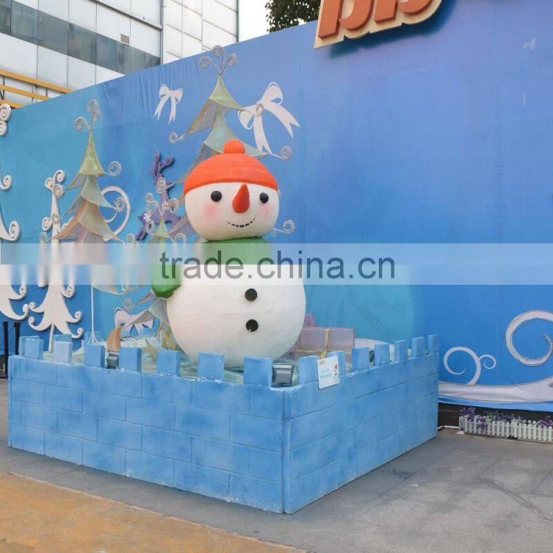 Outdoor snowman cartoon sculpture