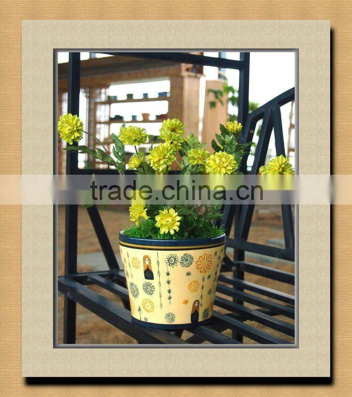 ceramic dolomite pot with design