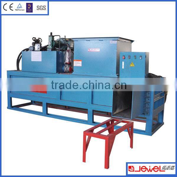 Leaf baler machine, baling press, bagging machine