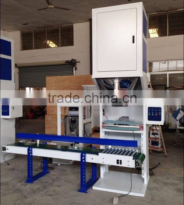 Automatic pellet filling and packing machine