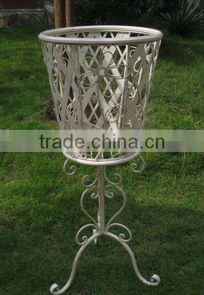 Nicely Light Weight Antique Classical Wrought Irons Antirust Metal Outdoor Decorative Garden Pots