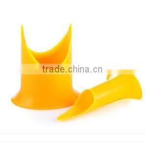 wholesale cheap plastic pepper corer chili pepper corer vegetable tools