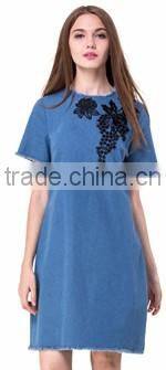 2017 Embroidered Red Cloth Woman Model Midi Dress