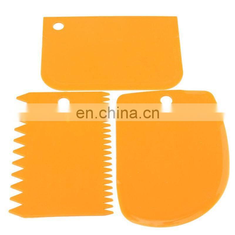 3Pcs/set Plastic Dough Icing Fondant Scraper Cake Decorating Baking Pastry Tools Plain Smooth Jagged Edge Spatula Cutters