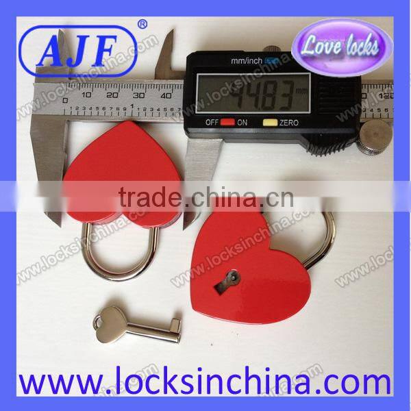 red heart love padlock for lovers and 2014 valentines day gift