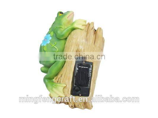 Hot selling Garden Decor animated Resin frog solar light