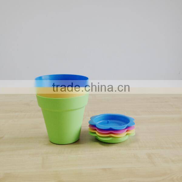 Plastic flower pot garden planter