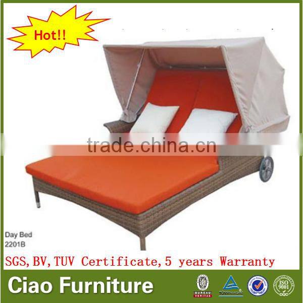 Stylish outdoor double lounge rattan patio canopy sun bed