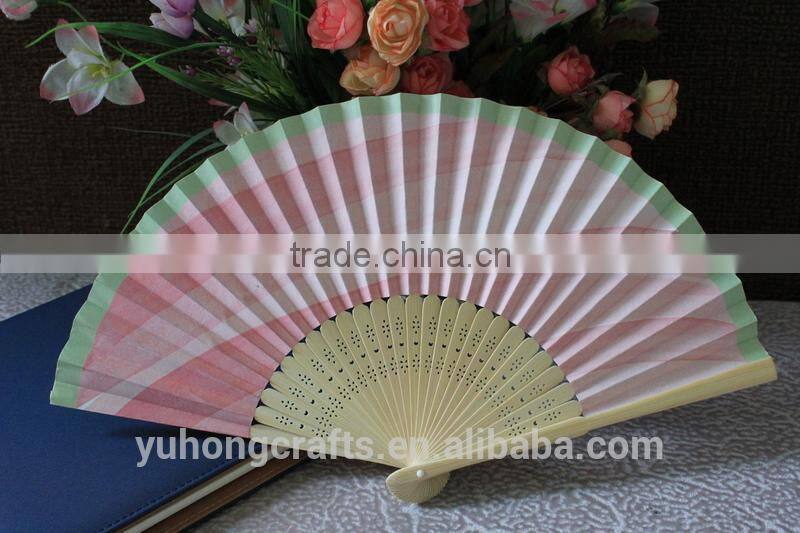 China Traditional Elegant Paper Folding Hand Fan
