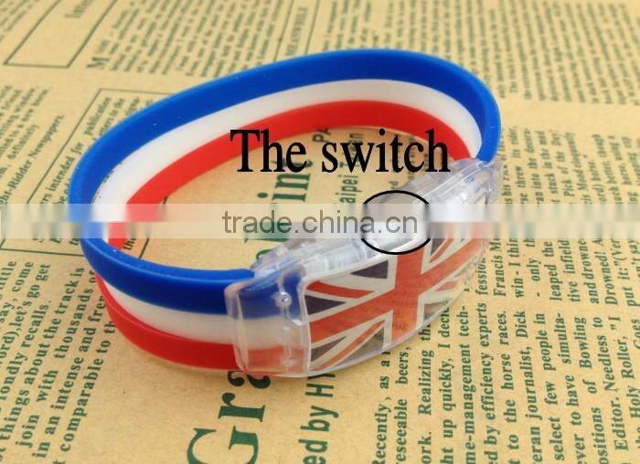 2016 Promotional LED Silicone Bracelet China Supplier