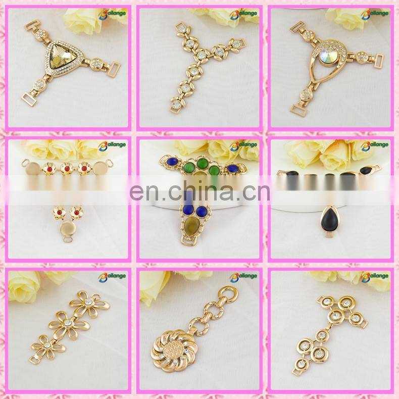 2016 fashion metal chain shoe buckle decoration