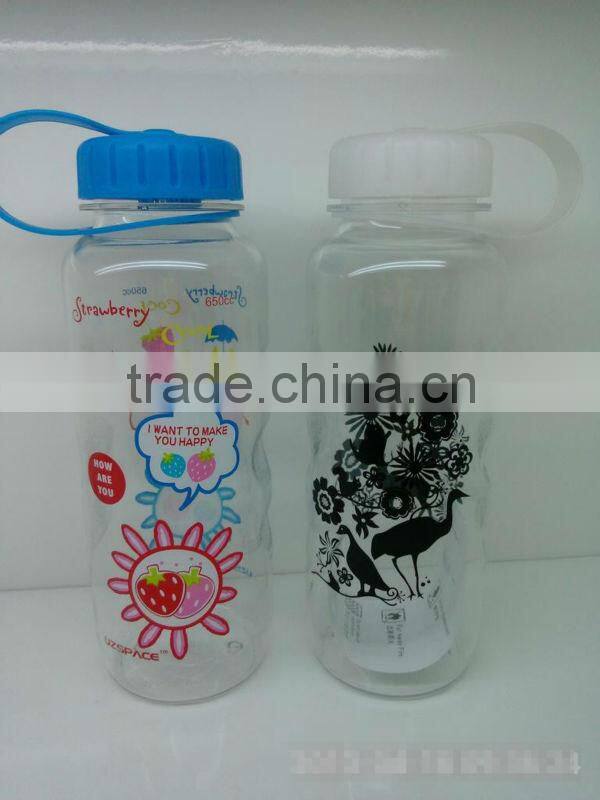 Outdoor reusable water bottle with filter