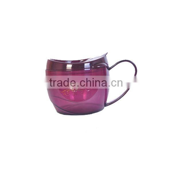 Plastic leisure cup with lid