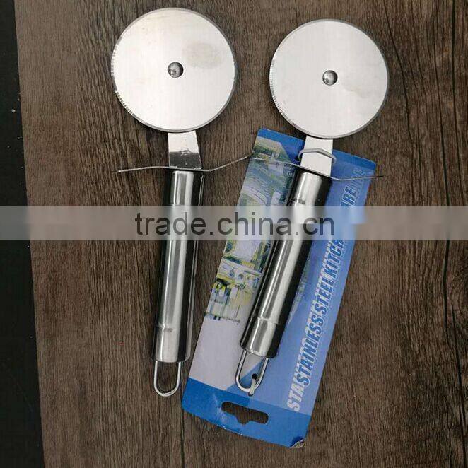 2017 good quality and competiitve price pizza slicer/pizza blade/pizza tools