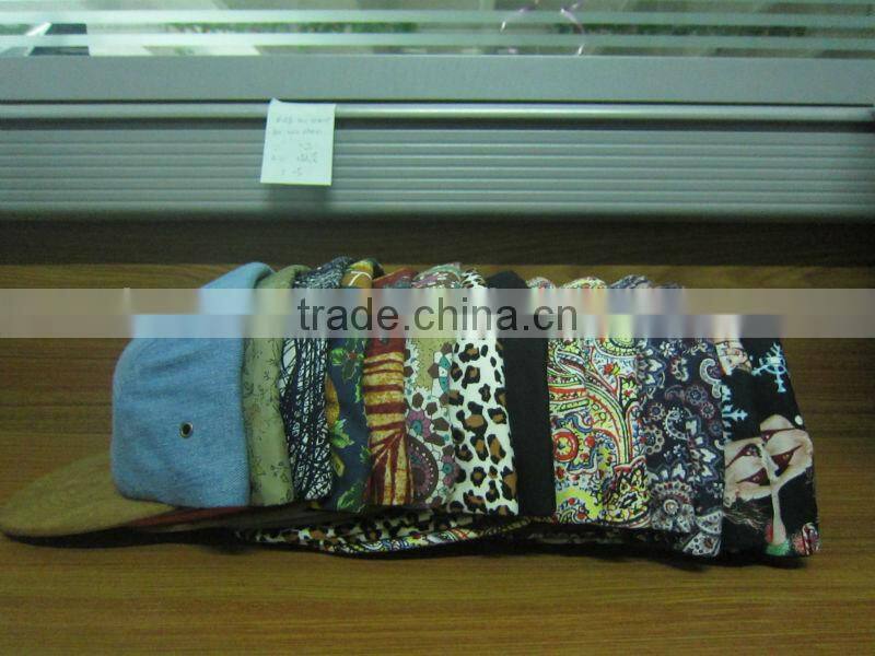 Customized logo leopard print 5 panel hat