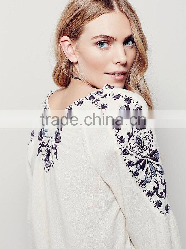 2016 Guangzhou Shandao Latest Model Autumn Fashion Elegant Long Flare Sleeve Deep V Neck Embroidered Ladies Cotton Tops Designs