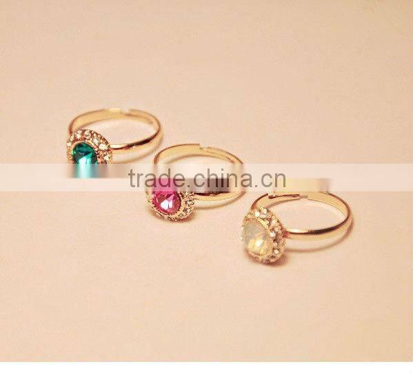 Golden Diamond Circular Chromatic Gem Ring
