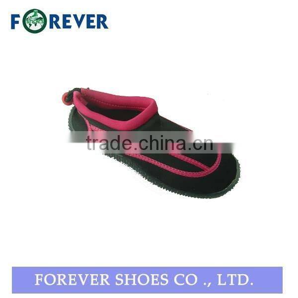 2014 anti-slip inflatable walk on water shoes aqua disposable water sports shoes