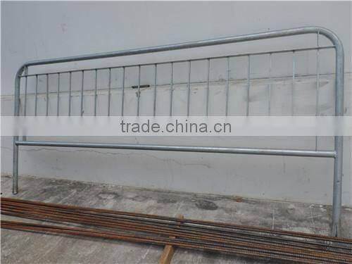 China Alibaba Cheap Round Pipe Galvanized Temporary Fence , Australia Temporary Fence
