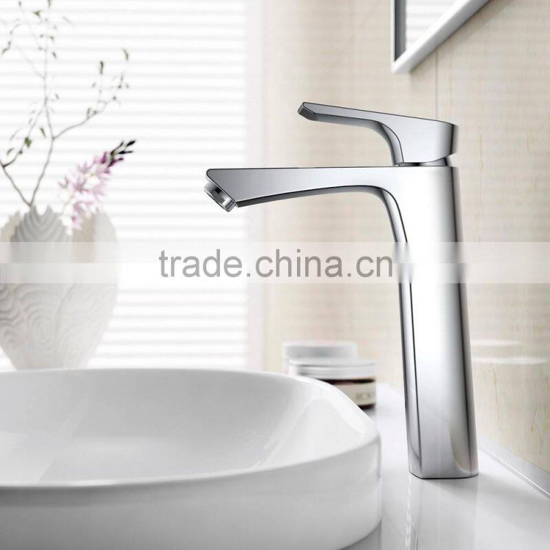 The Bathroom Wash Basin Faucet With Polished Finish
